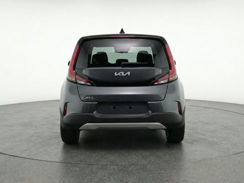 Used 2025 Kia Soul LX w/ LX Technology Package FWD image 7