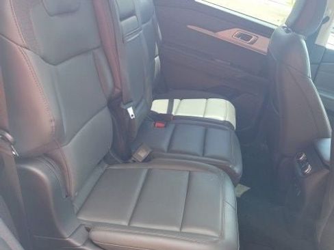 Used 2026 Ford Explorer Active w/ Active Comfort Package RWD image 13