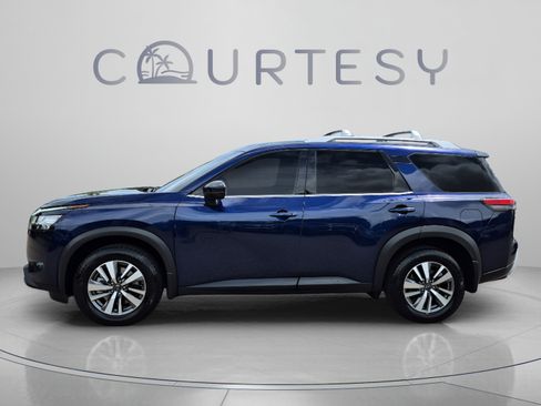 Certified 2023 Nissan Pathfinder SL AWD/4WD image 2
