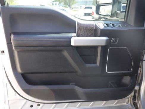 Used 2019 Ford F350 Lariat w/ Lariat Ultimate Package AWD/4WD image 10