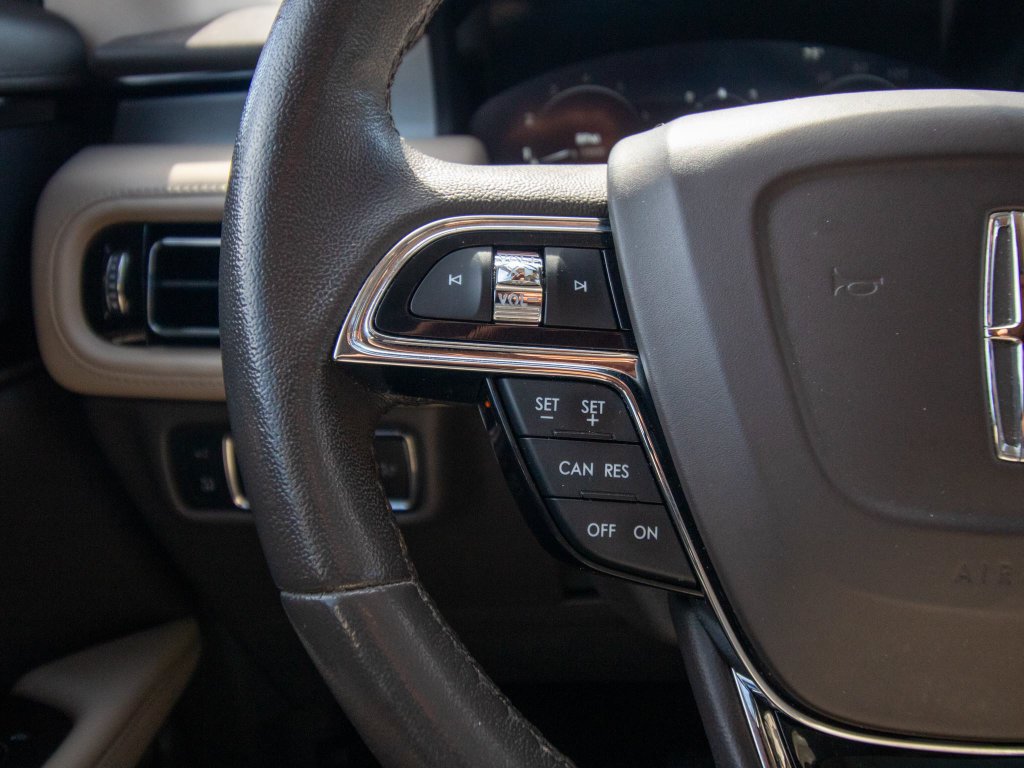 Used 2021 Lincoln Nautilus FWD image 25