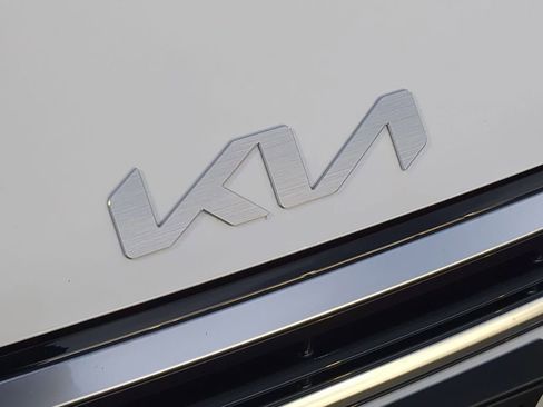 Used 2025 Kia K4 EX image 32