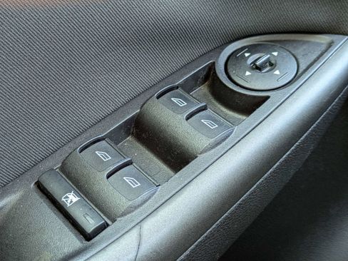 Used 2017 Ford Focus SE image 23