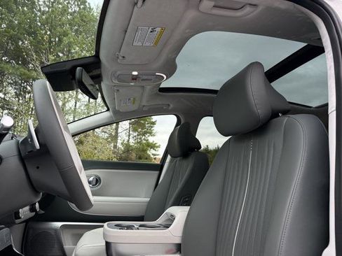 New 2026 Hyundai Ioniq 9 Calligraphy image 24