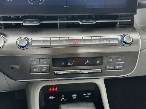 Used 2025 Hyundai Kona SEL FWD image 23