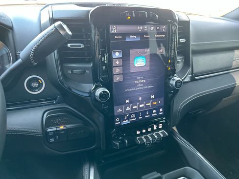 Used 2024 RAM 2500 Limited image 15