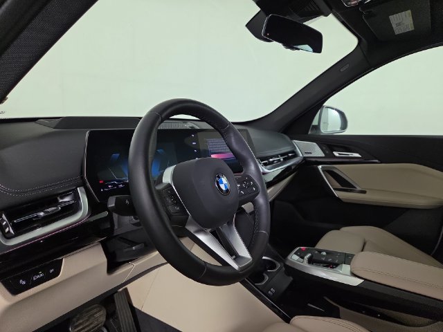 Used 2025 BMW X1 xDrive28i w/ Premium Package AWD/4WD image 14