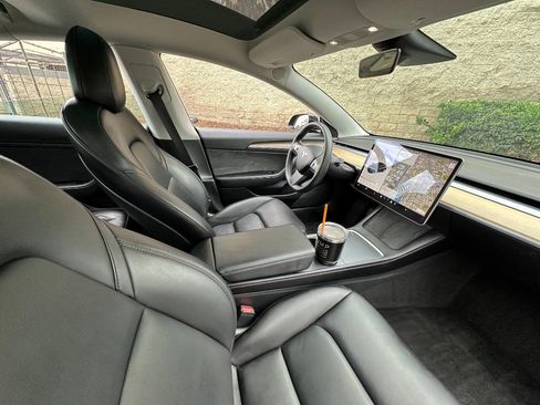 Used 2021 Tesla Model 3 Standard Range Plus image 18