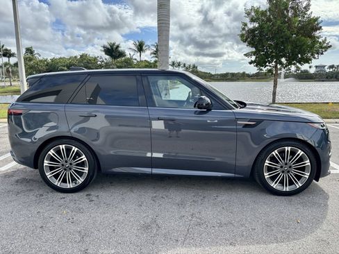 Used 2023 Land Rover Range Rover Sport SE Dynamic image 5