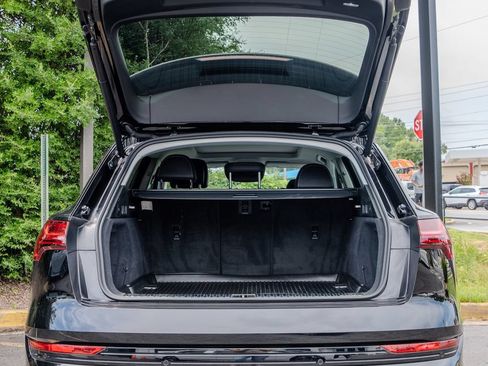 Used 2023 Audi e-tron Premium Plus AWD/4WD image 25