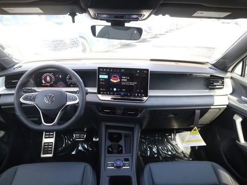 New 2026 Volkswagen Tiguan SE R-Line image 7