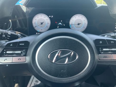 Used 2023 Hyundai Elantra SEL w/ Convenience Package FWD image 12