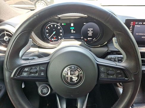 Used 2024 Alfa Romeo Tonale Veloce AWD/4WD image 16