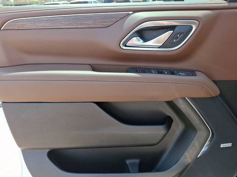 Certified 2023 Chevrolet Suburban High Country AWD/4WD image 14