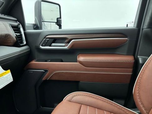 New 2026 GMC Sierra 2500 Denali Ultimate image 46