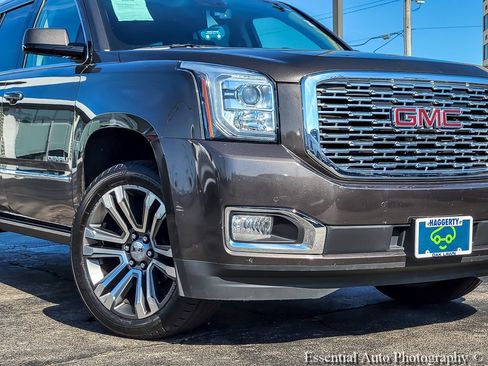 Certified 2020 GMC Yukon Denali w/ Denali Premium Package AWD/4WD image 2