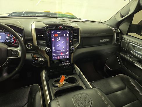Used 2019 RAM 1500 Laramie AWD/4WD image 25