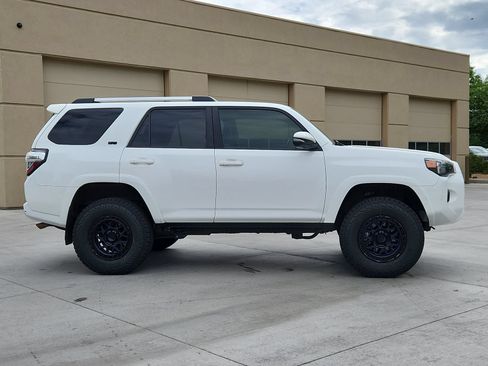 Used 2024 Toyota 4Runner SR5 Premium w/ SR5 Premium Package AWD/4WD image 6