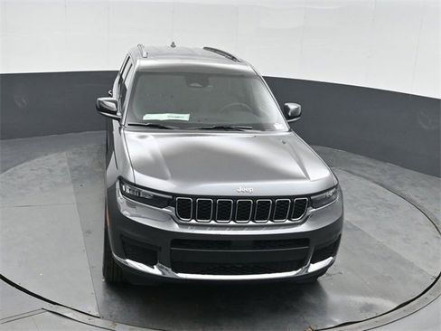 New 2025 Jeep Grand Cherokee L Laredo image 38