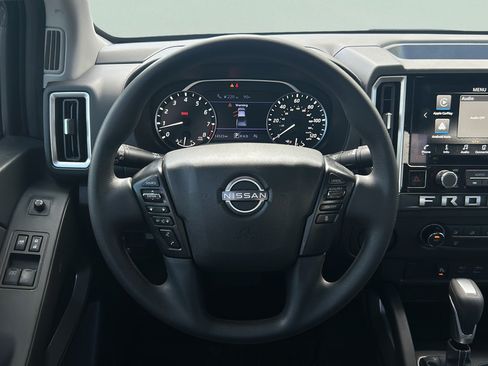 Used 2025 Nissan Frontier SV RWD image 17