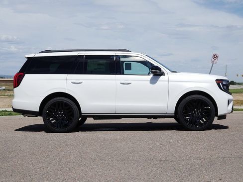 New 2027 Ford Expedition Platinum w/ Stealth Performance Package AWD/4WD image 6