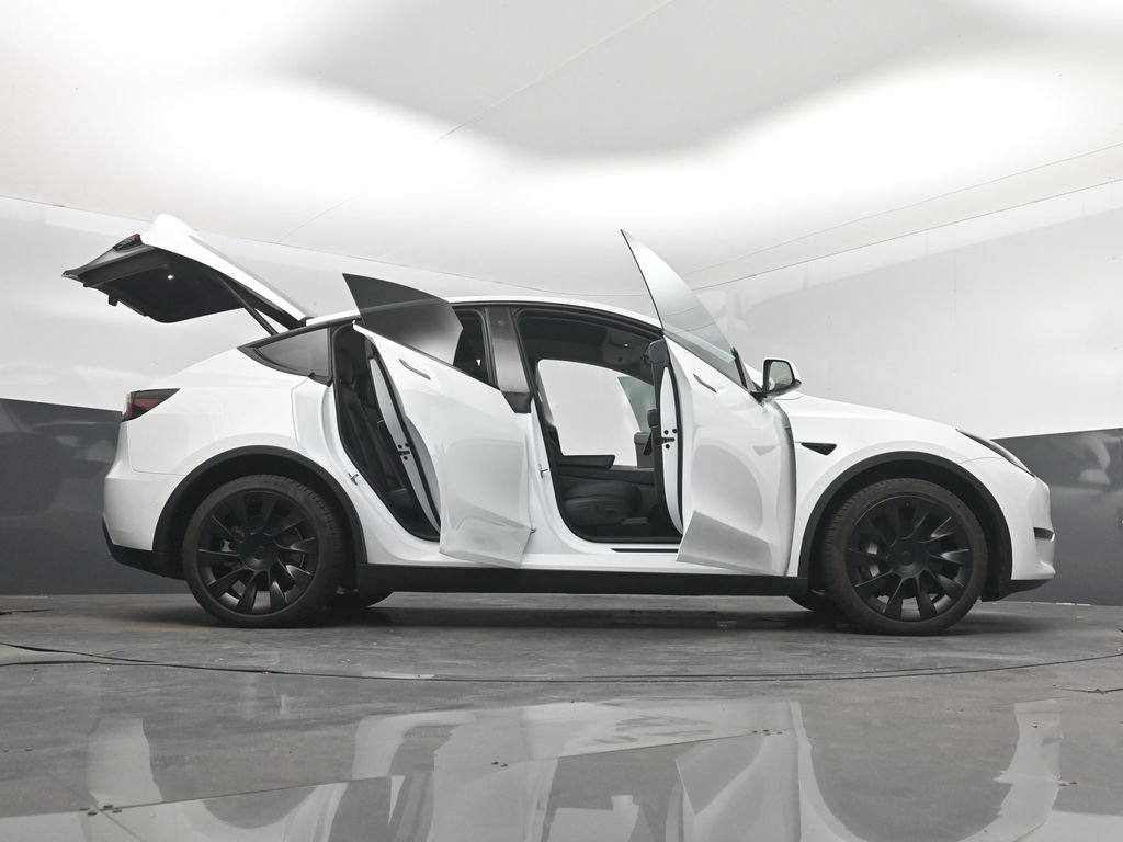 Used 2022 Tesla Model Y Long Range AWD/4WD image 7