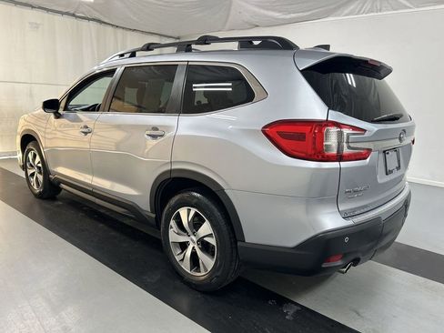 Used 2023 Subaru Ascent Premium w/ Convenience Package image 7