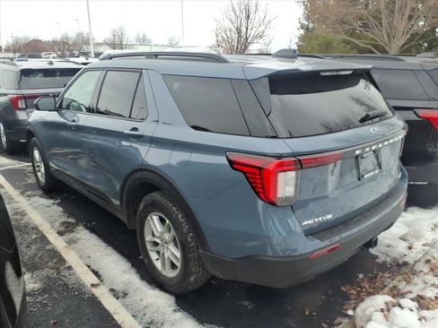 Used 2026 Ford Explorer Active AWD/4WD image 5