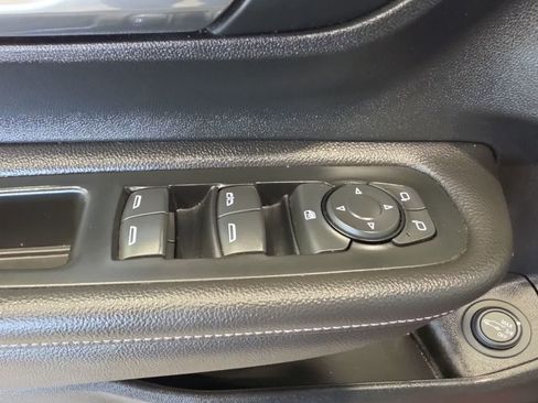 Used 2022 GMC Terrain SLE w/ Driver Convenience Package AWD/4WD image 18