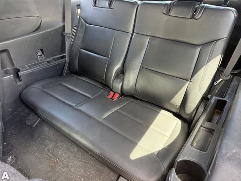 Used 2020 Ford Explorer XLT w/ Equipment Group 202A image 7