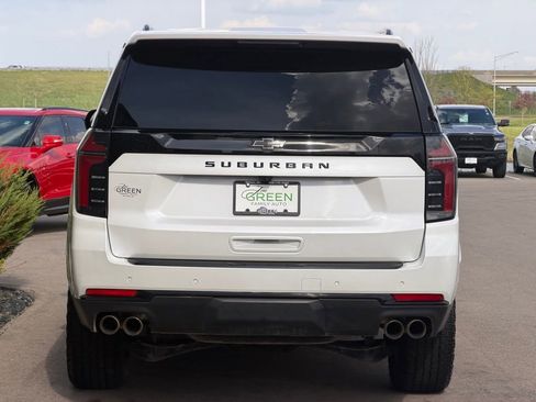 Used 2025 Chevrolet Suburban Z71 AWD/4WD image 7