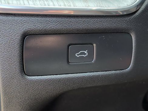 Used 2025 Volvo XC60 B5 Plus AWD/4WD image 14