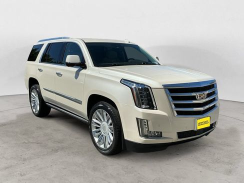 Used 2015 Cadillac Escalade Premium AWD/4WD image 7