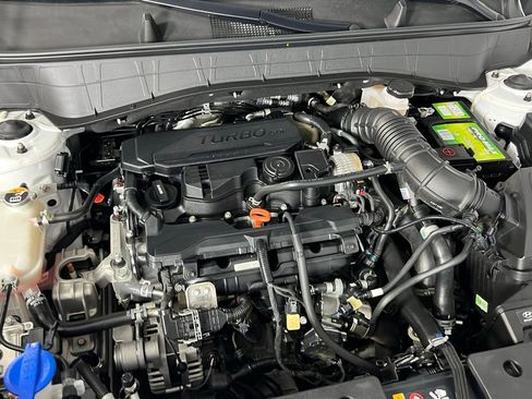 Used 2024 Hyundai Kona Limited image 35