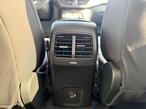 Used 2020 Ford Escape SE FWD image 17