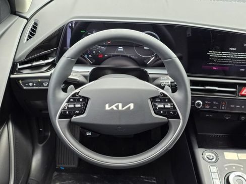 New 2026 Kia Niro Wind w/ Wind Preserve Package FWD image 16
