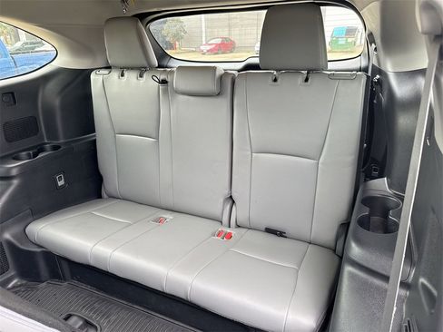 Used 2022 Toyota Highlander XLE image 30