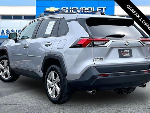 Used 2021 Toyota RAV4 XLE Premium AWD/4WD image 3