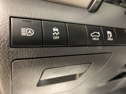 Used 2022 Toyota Camry SE image 18