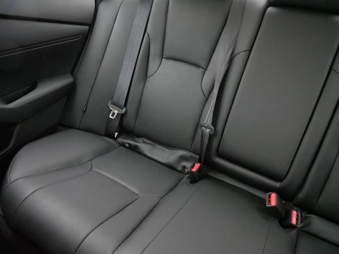 Certified 2025 Honda Accord EX-L image 12