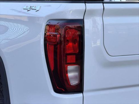 Used 2022 GMC Sierra 1500 Elevation w/ LPO, Elevation Black Package image 10