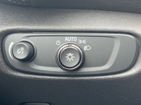 Used 2020 Chevrolet Blazer LT image 17