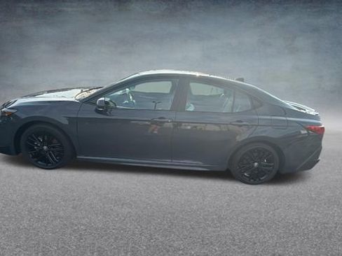 Used 2025 Toyota Camry SE FWD image 7