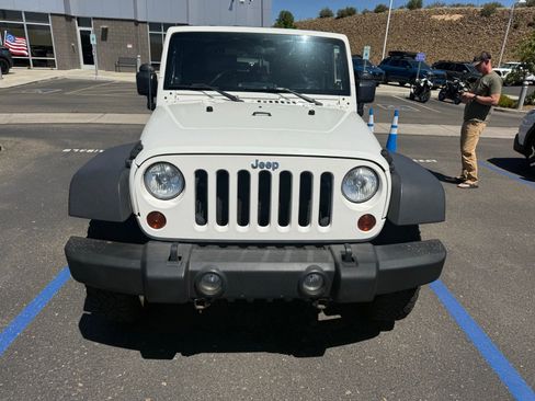 Used 2009 Jeep Wrangler Rubicon w/ PWR Convenience Group AWD/4WD image 6