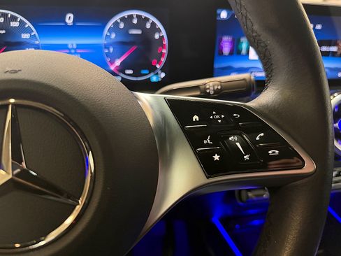 Certified 2025 Mercedes-Benz GLA 250 image 24