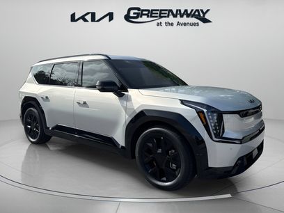 New 2026 Kia EV9 Land w/ Nightfall Edition Package