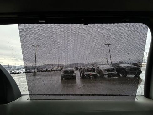 Used 2021 Toyota Sienna XLE image 46