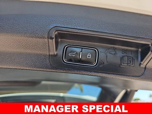 Used 2023 Ford Explorer Limited AWD/4WD image 14
