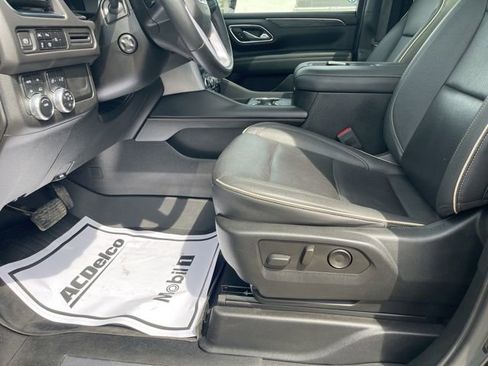 Used 2023 GMC Yukon XL SLT w/ SLT Luxury Package AWD/4WD image 5