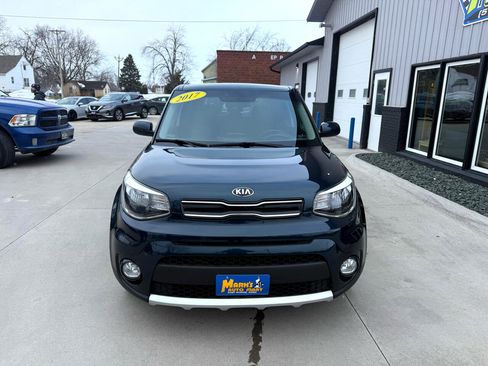 Used 2017 Kia Soul + image 2